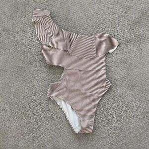 Chic One-Shoulder Striped Swimsuit